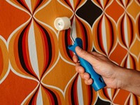 ¿Qué estilos y patrones de papel pintado están de moda en la decoración de interiores?